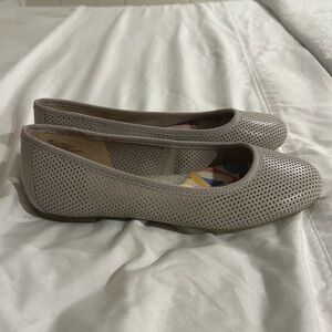Born shoes women’s size 8 flats